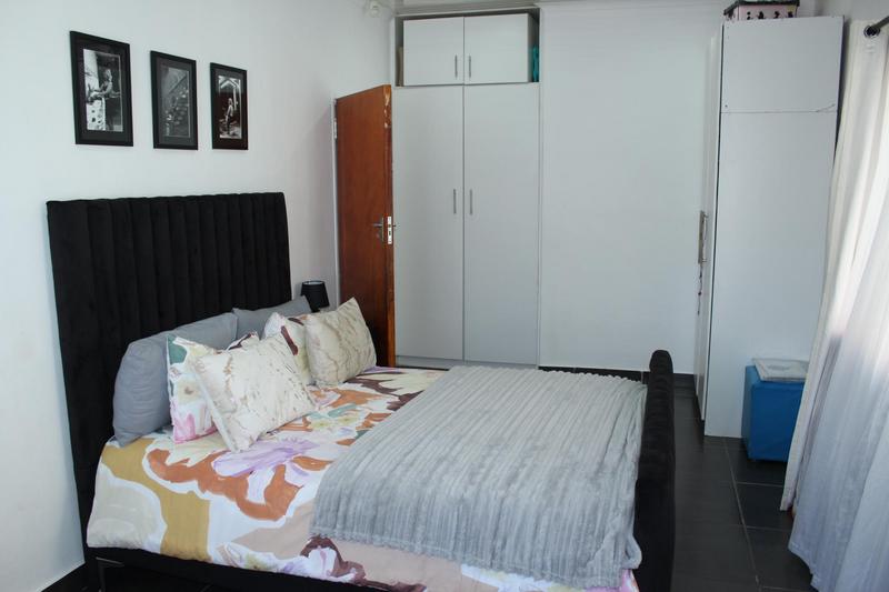 7 Bedroom Property for Sale in Vasco Estate Western Cape
